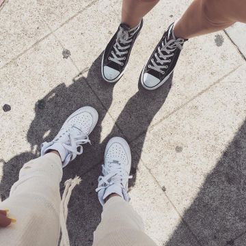 Sneakers Nike Air Force 1 Mid 07 white worn by Madison Beer on his account Instagram