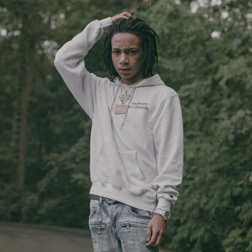 La ceinture Gucci grise que porte le rappeur YBN Nahmir sur son compte Instagram