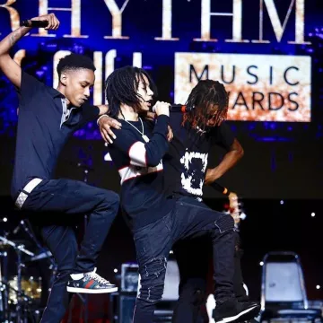 Les sneakers noires brodées Gucci Ace sur le compte Instagram du rappeur américain YBN Nahmir
