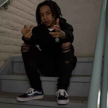 The sneakers Vans Old Skool black the rapper YBN Nahmir on his account Instagram