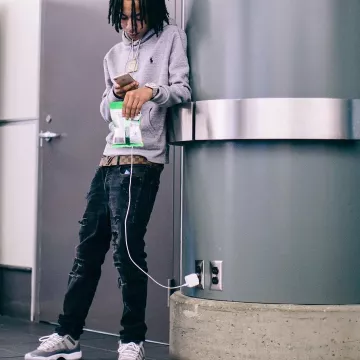 Belt Louis Vuitton brown porte rapper YBN Nahmir on his account Instagram