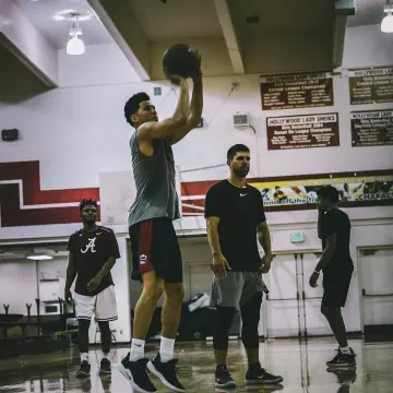 Les Sneakers Chaussure de basketball Nike Hyperdunk X Low  portées par Devin Booker sur son compte Instagram