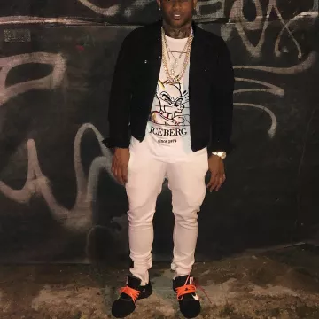 Baskets Nike Air Presto "Blanc cassé" porté par Prétentieux sur son Instagram compte