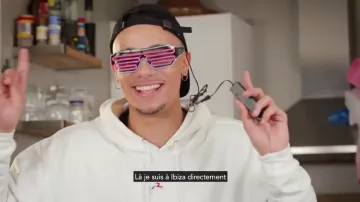 Les lunettes Ibiza lumineuses dans la vidéo YouTube "Mister V reçoit encore les cadeaux de Cyprien"