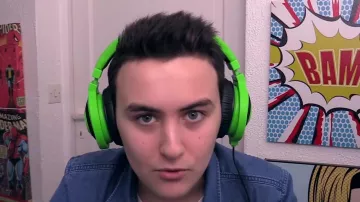 Le casque vert fluo vu dans la vidéo 'slither.io' de Hugo Posay