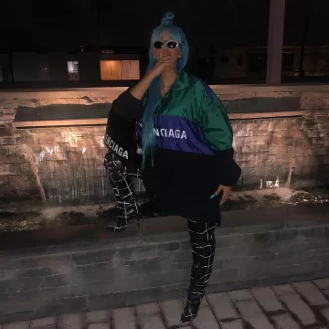 Le sac à main noir Balenciaga de Cardi B sur son compte Instagram