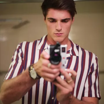 The striped shirt worn by Jacob Elordi on his account Instagram
