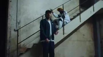 La chaqueta Andrea Crews X Sergio Tacchini usada por Orelsan en el videoclip Potential de