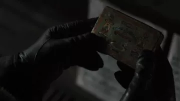 Kyriazi Frères tin box as found by Agent K (Ryan Gos­ling) in Blade Run­ner 2049