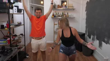 Le short blanc porté par Pierre Croce dans sa vidéo "Tu devines le prix ou tu le portes"