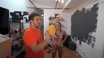 The bells of the beard seen in the video "You guess the price or you the door" of Peter Croce