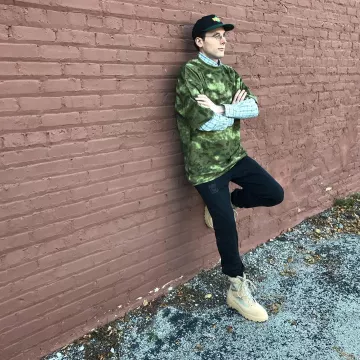 Les sneakers beiges Yeezy Combat Boot Season 4 Sand du youtubeur Brad Hall sur son instagram