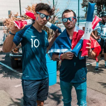 Le maillot de l'équipe de France de football porté par Squeezie sur son compte Instagram