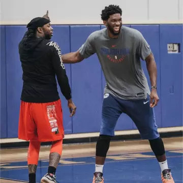 Les Sneakers Adidas Dame 4 Bape "Green Camo"   portées par 2chainz sur son compte Instagram