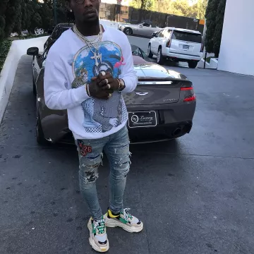 Les Sneakers Balenciaga Triple S "yellow Green 2018 Release"    portées par Offset sur son compte Instagram