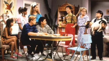 Sneakers Keds red Kelly Kapowski (Tiffani Thiessen) in Saved by the gong