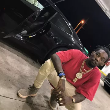 Les Sneakers Adidas Yeezy Boost 750    portées par OFFSET sur son compte Instagram