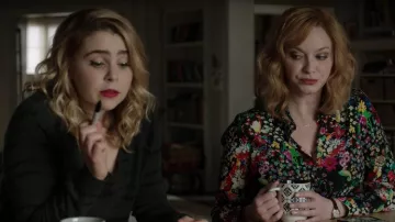 Multicolore imprimé floral shirt porté par Beth (Christina Hendricks) S01E10