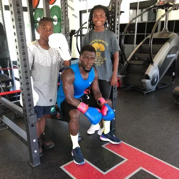 Sneakers Nike Epic React Flyknit worn by Kevin Hart on his account Instagram