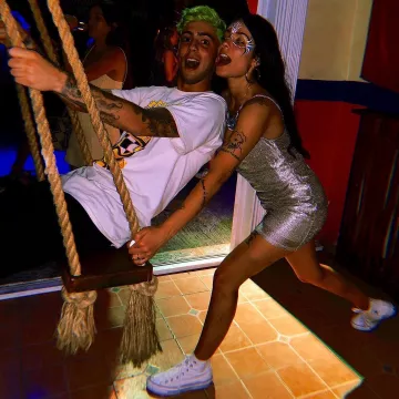 Les Sneakers Converse All Star Hi  portées par Hasley sur son compte Instagram