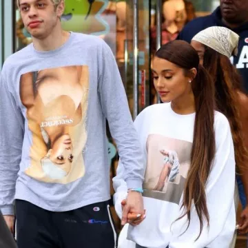 Ariana Grande blanche imprimée en sueur sur Instagram