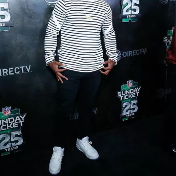 Sneakers Nike Air Jordan 3 Retro worn by Victor Cruz on his account Instagram