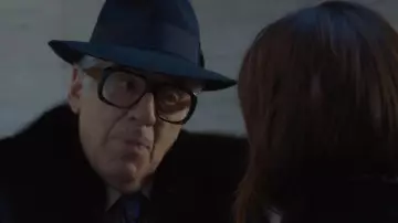 The pair of glasses, Ultra Goliath II scope by Reuben Tishkoff (Elliott Gould) in Ocean's 8