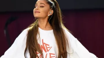 Sweater white "one love manchester 'd' Ariana Grande on The Tonight Show