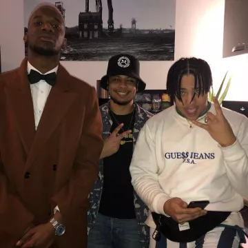 El suéter Guess que Inzkitchen lleva en la cuenta de instagram de Lambirdyy