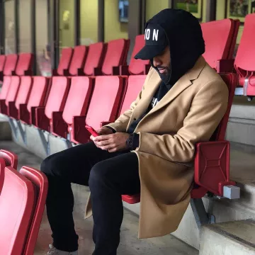 Black hat Icon worn by Alexandre Lacazette in the stands on Instagram