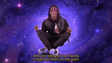 Sneakers grey Adidas yeezy rapper's Famous Dex in the video clip Japan