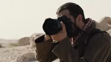 L'appareil photo Nikon de Paul Conroy (Jamie Dornan) dans A Private War