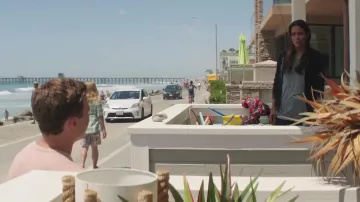 Catherine (Daniella Alonso) maison à 406 Sud Le Strand, à Oceanside, CA, comme on le voit dans le Règne Animal S01E04
