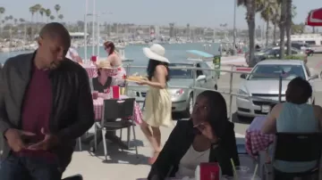 Harbor Pelican Deli and Mart in Oceanside as seen in Animal Kingdom S01