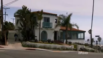 Nicky's (Molly Gordon) home at 6948 Vista Del Mar Ln, Playa Del Rey as seen in Animal Kingdom S01E01