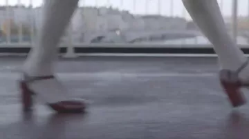 Las bombas de salomé rojo barnizado de Audrey Lartigue (Ophelia Kolb) en "Nos queremos un poco, mucho..."