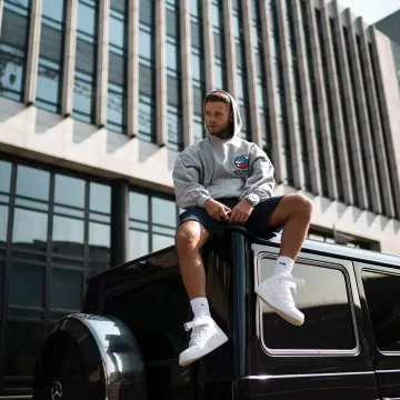 La paire de Nike Air Force 1 Mid ´07 portées par Nicolas Lazaridis sur le compte instagram de @inscopenico