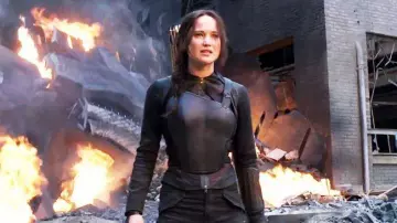 The black armor of Katniss Everdeen (Jennifer Lawrence) in Hunger Games : The Revolt, part 2