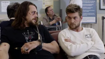 Crowned skull t-shirt worn by Craig Cody (Ben Rob­son) as seen in An­i­mal King­dom S03E03