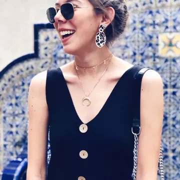 La combinaison à boutons de Dani Pulido sur le compte Instagram de @oh.nu