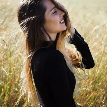 Le pull basic noir de Celtia Vilaseca Yanes sur son compte Instagram @celtiayanes