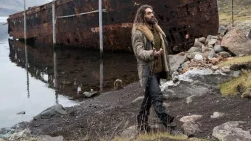Le manteau doublé d' Arthur Curry aka Aquaman (Jason Momoa) dans Justice League