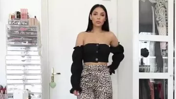 The crop top black Pretty Little Thing of Sananas in STUFF AND HAUL : I robbed PrettyLittleThing !