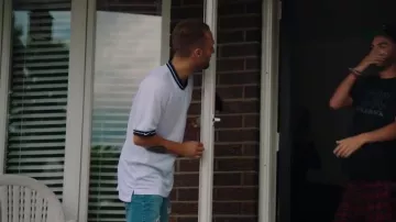 Le t-shirt Nike blanc porté par Squeezie dans sa vidéo YouTube PAS TOUT SEUL