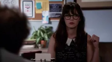 La robe col Claudine de Jessica Day (Zooey Deschanel) dans New Girl S05E13