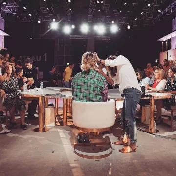 La camisa a cuadros de Asos rosa y verde de Daphné Bürki en la cuenta de Instagram de @jetaimeetc