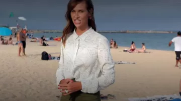 The blouse with printed Ophelia Miller in Prohibited Area of the 02/09/2018