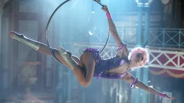 Boots golden Anne Wheeler (Zendaya) in The Greatest Showman