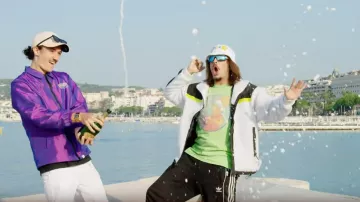 La bouteille de Champagne Ruinart de Lorenzo dans son clip Champagne & Pétou feat. Charles Vicomte