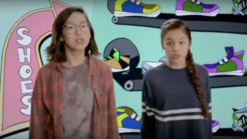 The sweater Brandy Melville navy blue worn by Paige Olvera (Olivia Rodrigo) in Bizaardvark S02E07